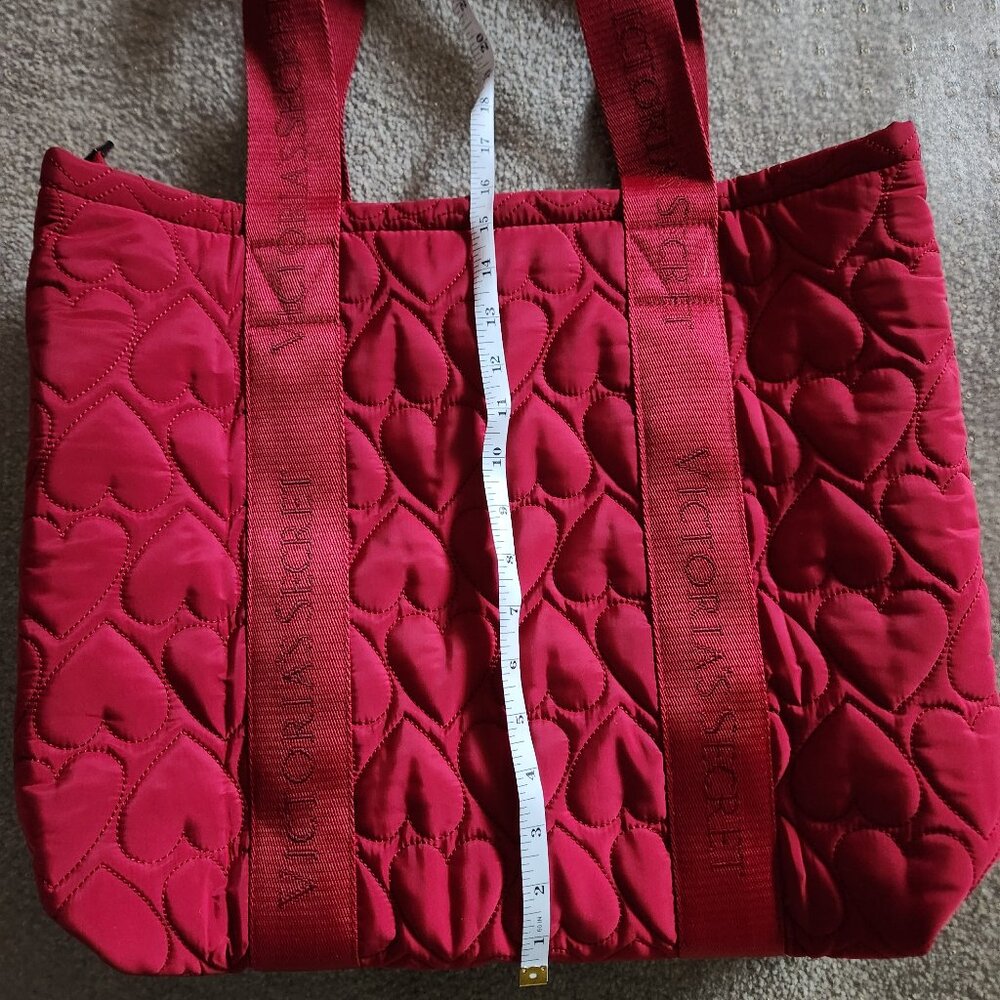 VS Quilted Puffer Tote - Picture 10 of 10